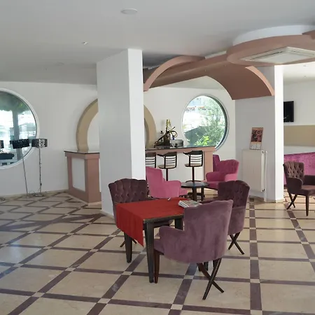 Grand Milano Hotel 3*