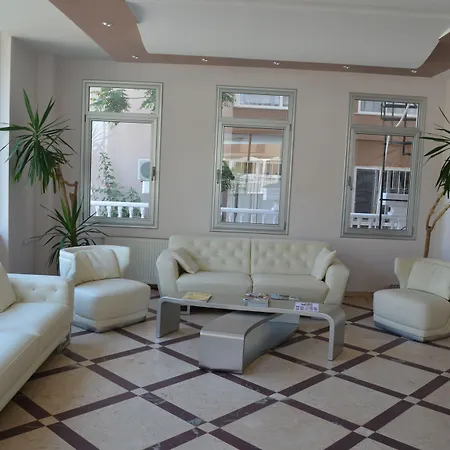 מלון Grand Milano 3*