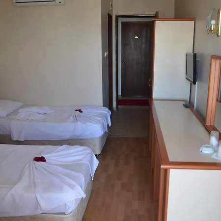 Grand Milano מלון 3*