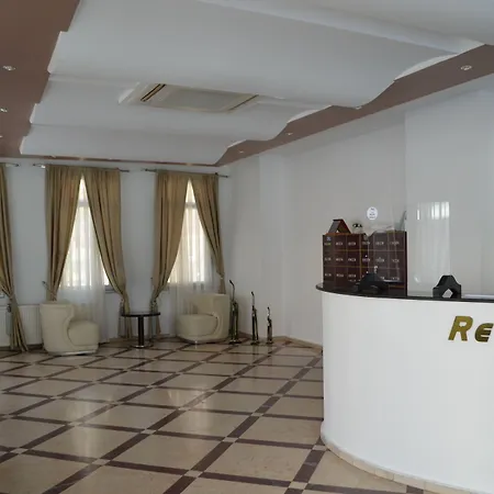 Grand Milano מלון Ayvalı