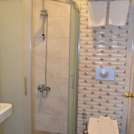 מלון Grand Milano 3*