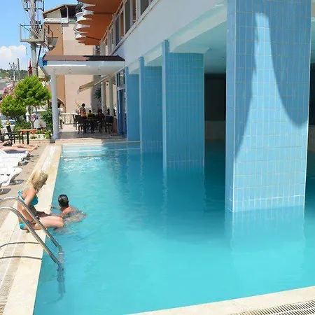 Grand Milano מלון 3*