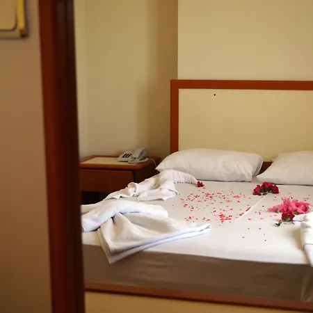 Grand Milano Hotel 3*